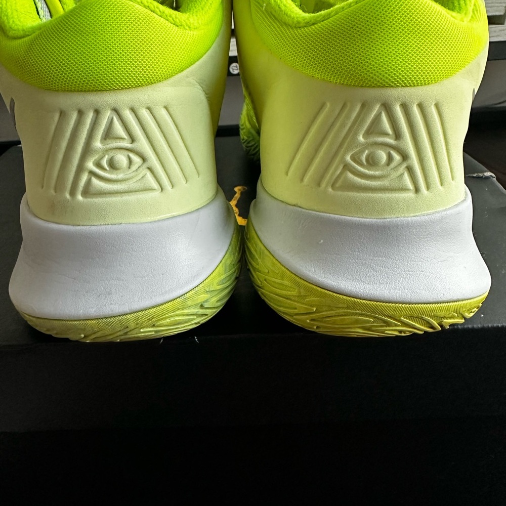 Nike Kyrie Flytrap 4 - image 2